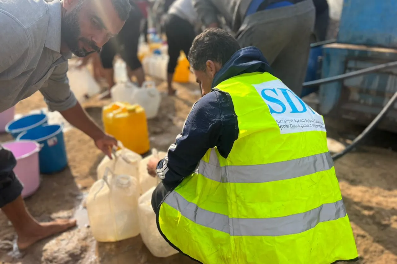 حملة توزيع المياه في غزة